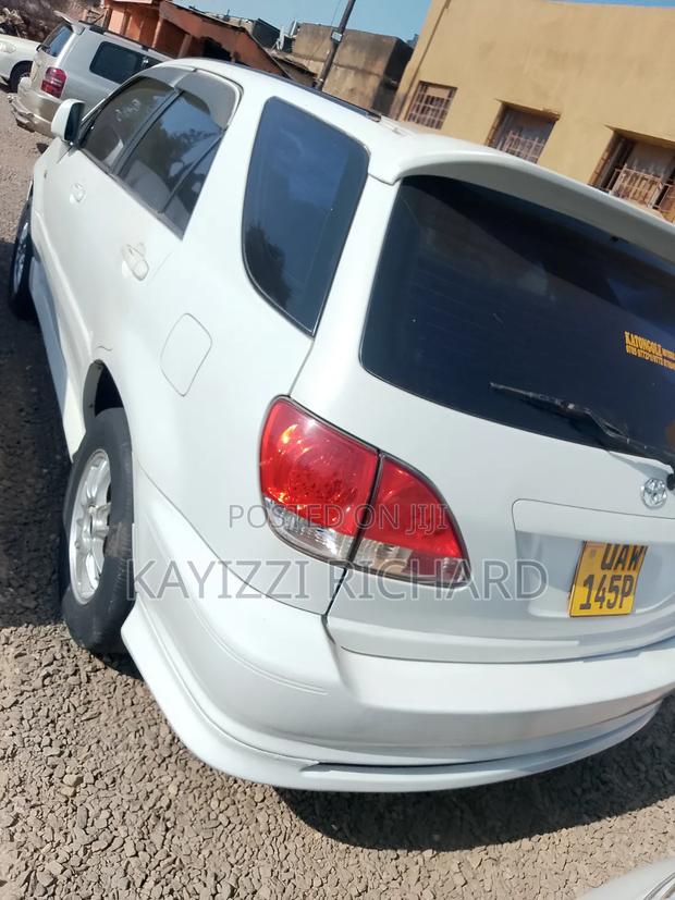 Toyota Harrier 2000 White