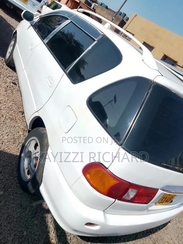 Toyota Ipsum 2001 White