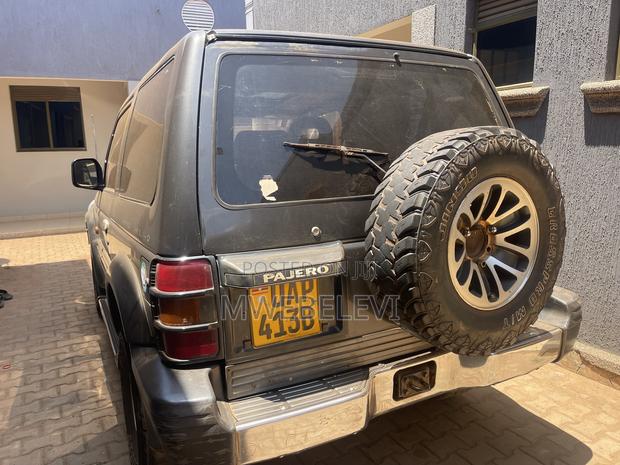 Mitsubishi Pajero Junior 1997 Black
