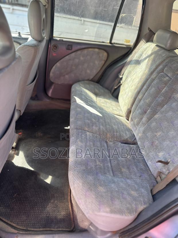 Toyota Raum 1998