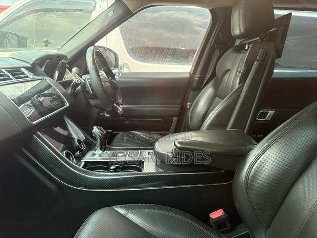 Land Rover Range Rover Sport HSE 4x4 (3.0L 6cyl 8A) 2016 Black