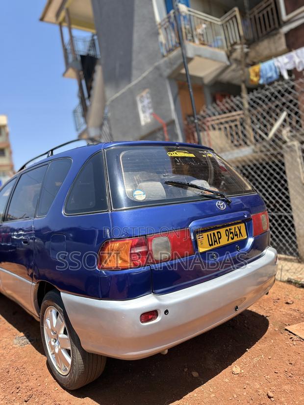 Toyota Ipsum 1998 Blue