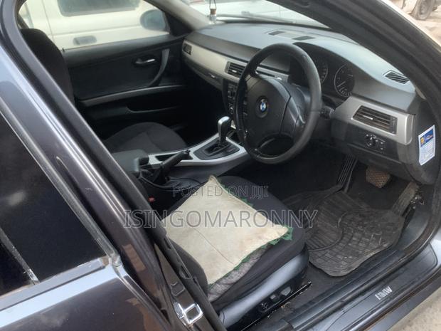 BMW 320i Sedan RWD 2013 Gray