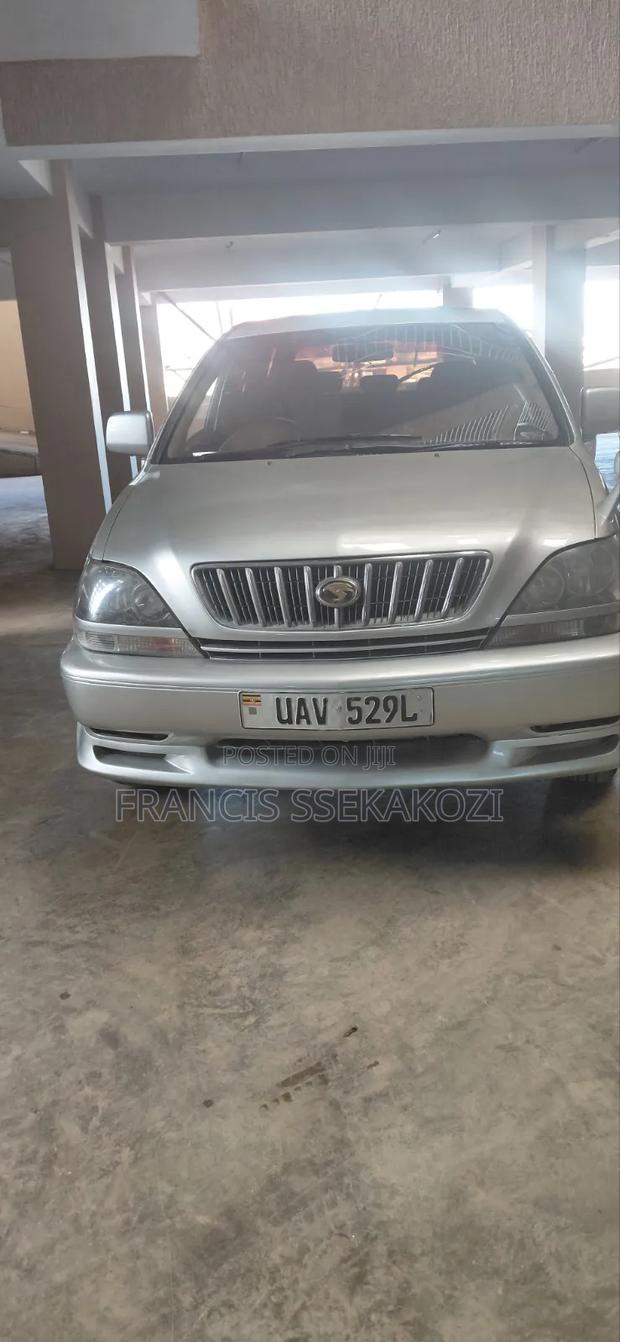 Toyota Harrier 2002 Silver