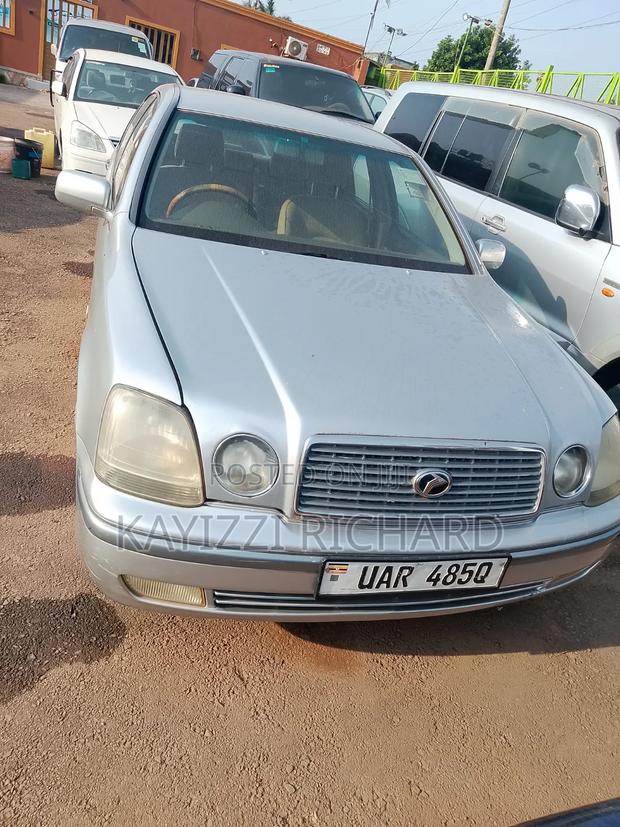 Toyota Progress 2002 Silver