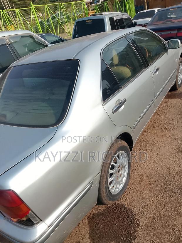 Toyota Progress 2002 Silver