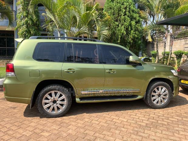 Toyota Land Cruiser 2013 Green