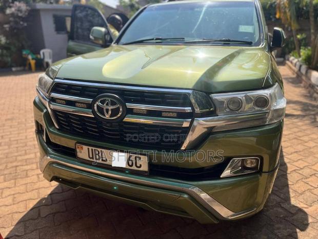 Toyota Land Cruiser 2013 Green