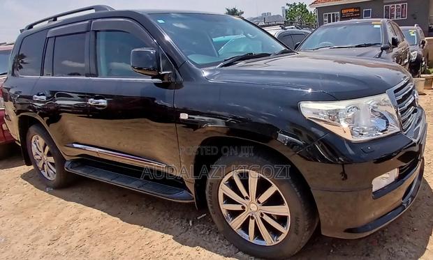Toyota Land Cruiser 2012 Black