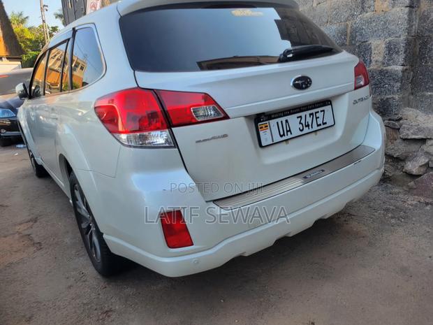 New Subaru Outback 2.5i Premium 2012 White