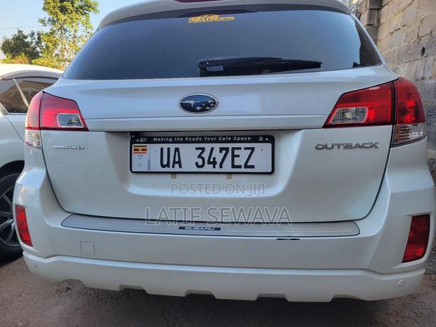 New Subaru Outback 2.5i Premium 2012 White