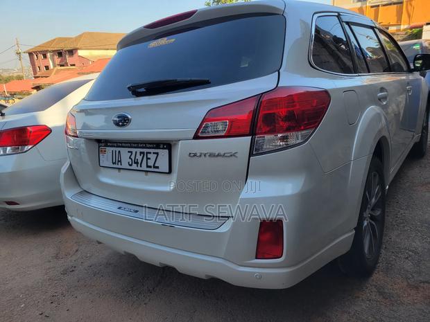New Subaru Outback 2.5i Premium 2012 White