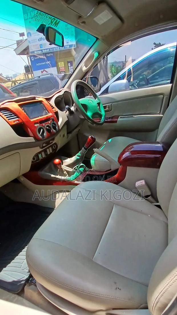 Toyota Hilux 2015 Silver