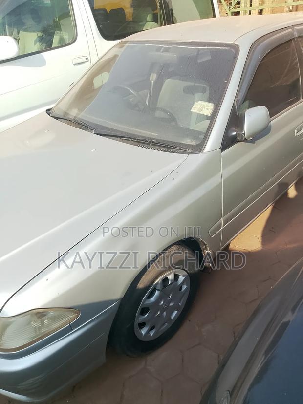Toyota Carina 2000 Silver