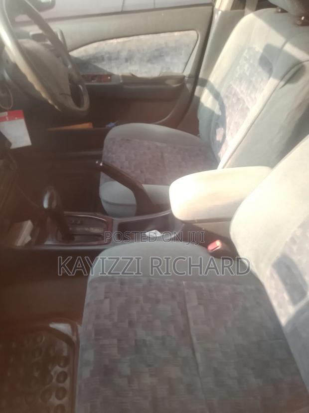 Toyota Carina 2000 Silver