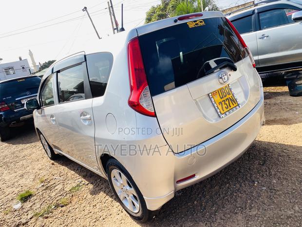 Toyota Passo Sette 2011