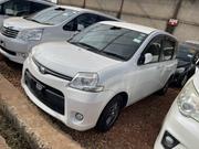Toyota Sienta 2013 White for sale