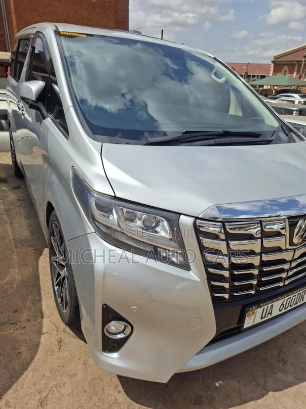 Toyota Alphard 2018 Silver