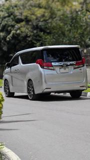 Toyota Alphard 2017 Silver for sale