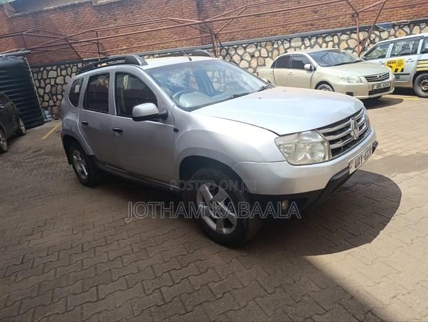 Renault Duster 2015 Silver