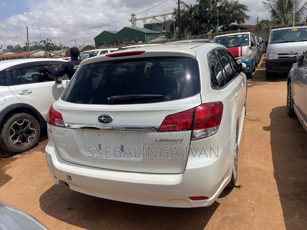 Subaru Legacy 2013 White