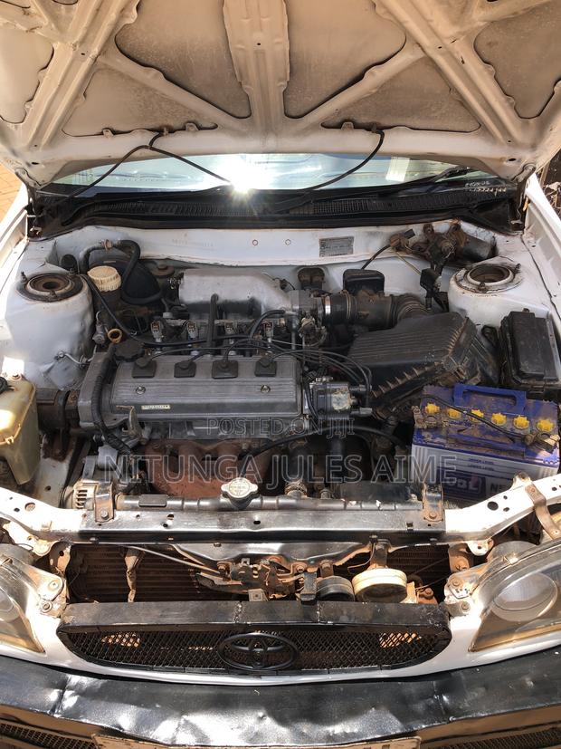 Toyota Corolla 2011 White
