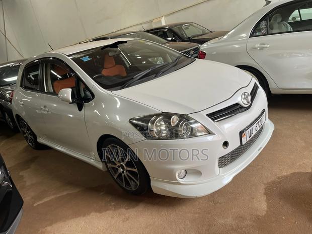 Toyota Auris 2012 White