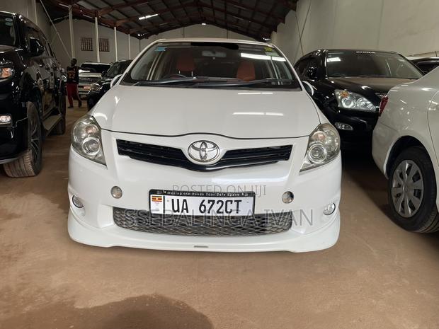 Toyota Auris 2012 White