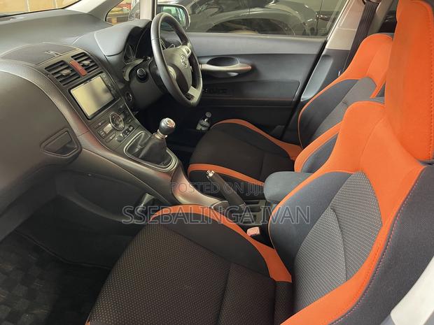 Toyota Auris 2012 White