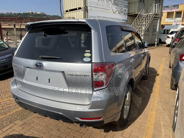 Subaru Forester 2010 Silver