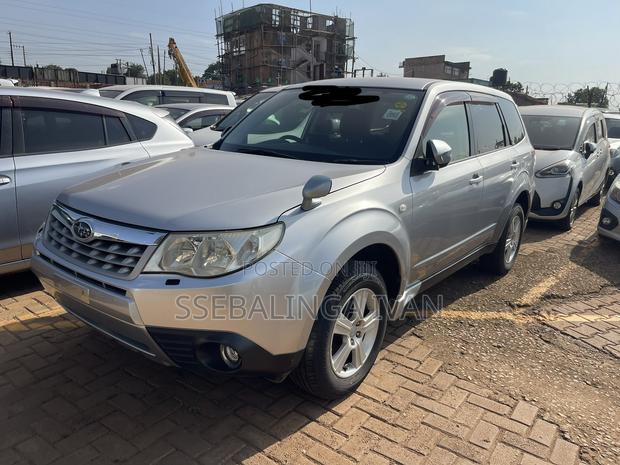 Subaru Forester 2010 Silver