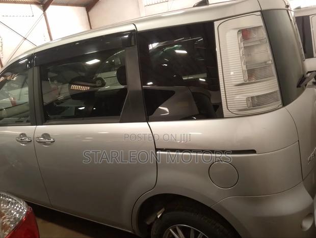 Toyota Sienta 2012 Silver