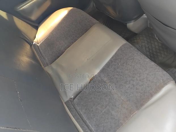 Toyota Corolla 2000 White