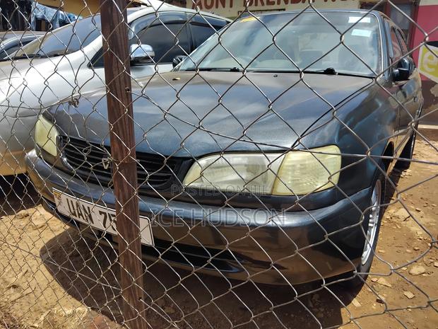 Toyota Corolla 2000 Black