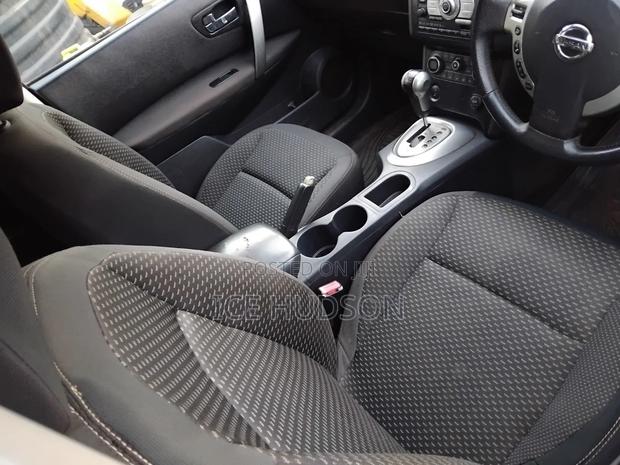 Nissan Dualis 2012 Black