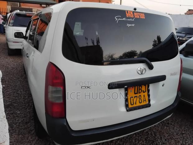 Toyota Probox 2009 Off white