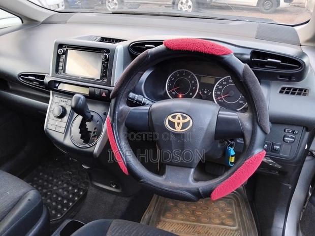 Toyota Wish 2012 Teal