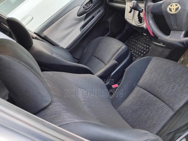 Toyota Wish 2012 Teal