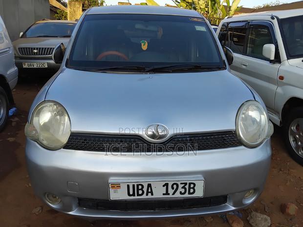 Toyota Sienta 2006 Ivory