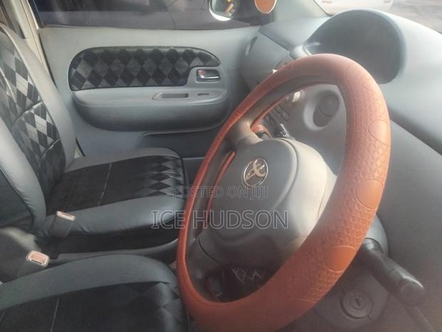 Toyota Sienta 2006 Ivory