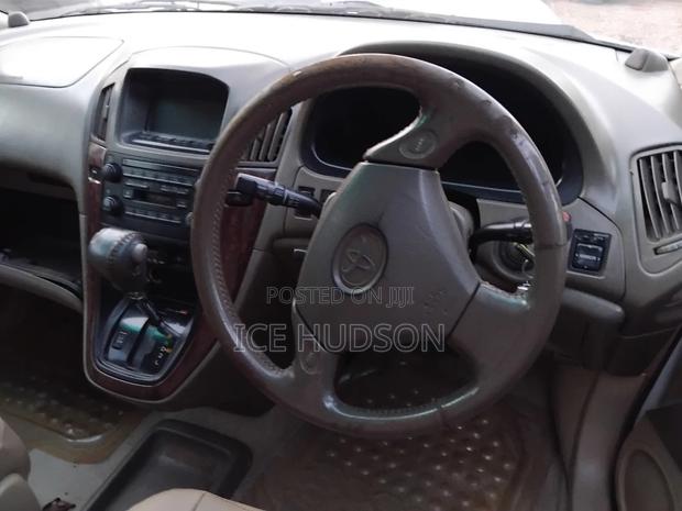 Toyota Harrier 2001 Pearl