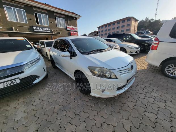Toyota Auris 2012 White