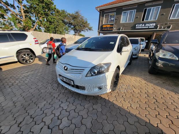 Toyota Auris 2012 White