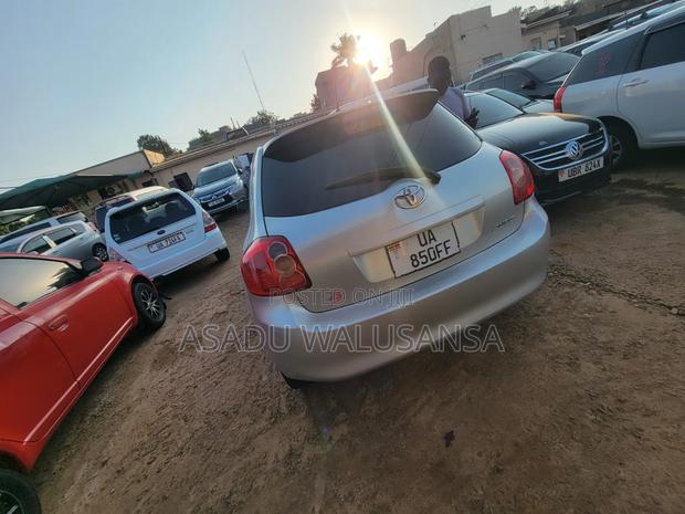 Toyota Auris 2012 Silver