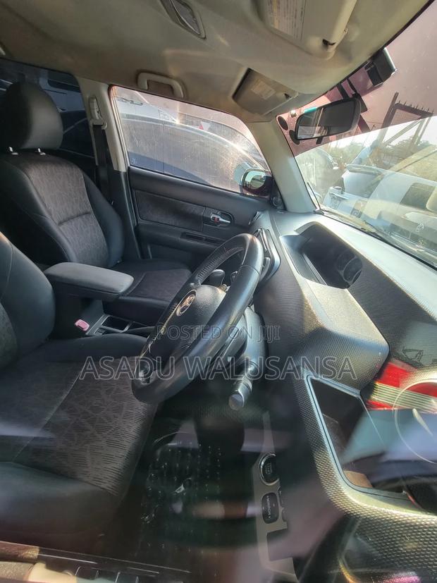 Toyota Corolla Rumion 2010 White