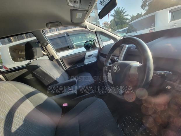 Toyota Noah 2012 White
