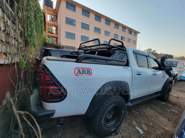 Toyota Hilux 2017 White