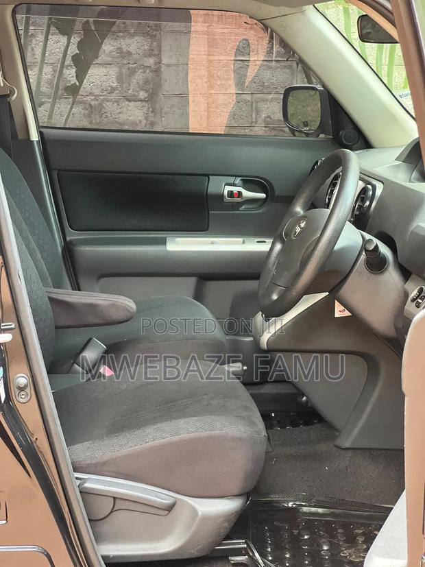 Toyota Corolla Rumion 2010 Black