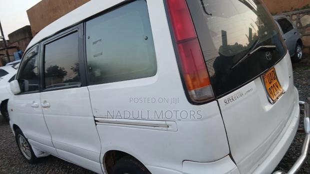 Toyota Noah 2001 White