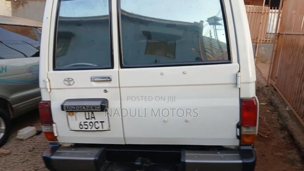 Toyota Land Cruiser 2007 White